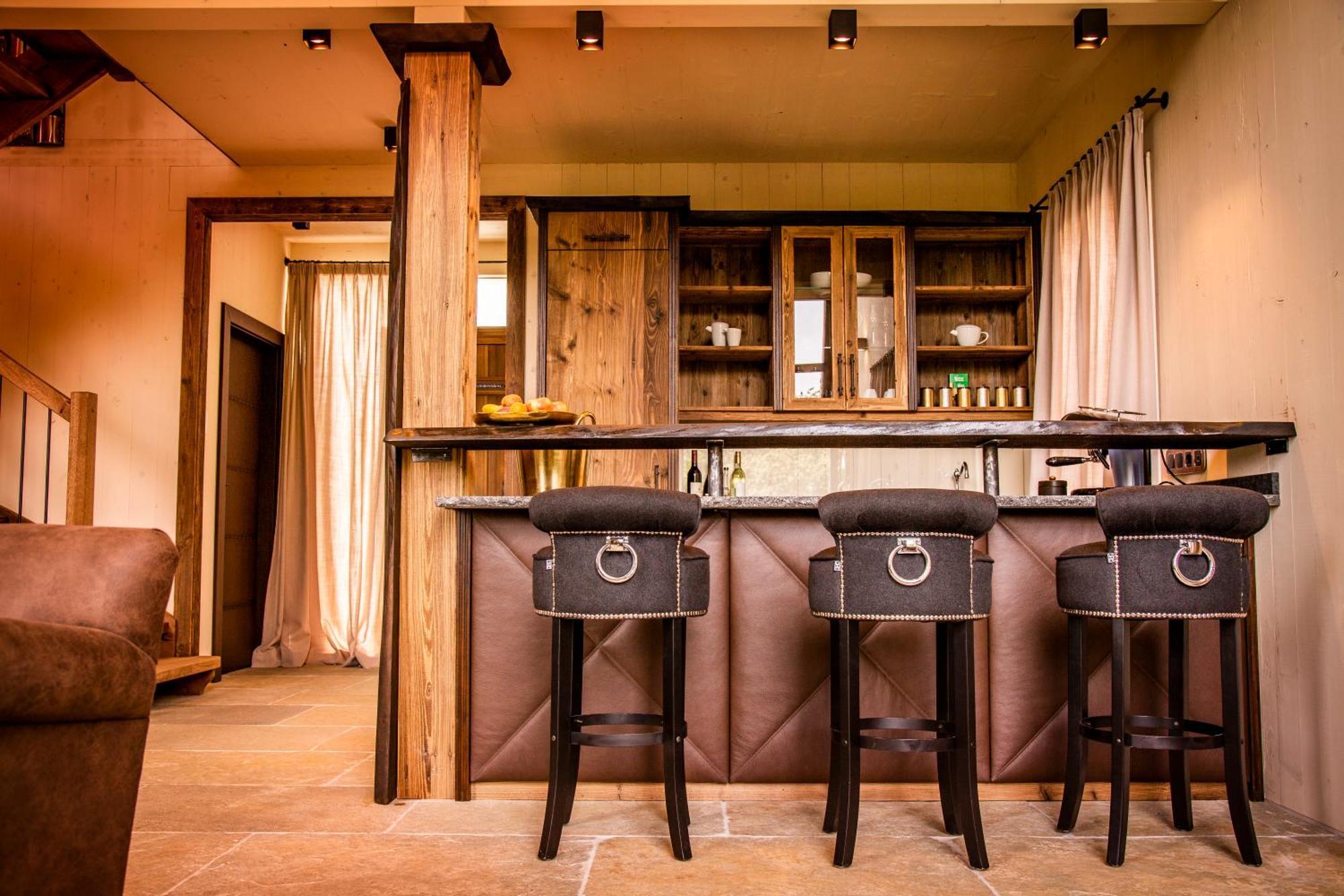 Golden Hill Country Chalets & Suites Waldschach Bagian luar foto